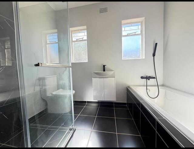 3 BEDROOM HOUSE FOR SALE IN BERGZICHT